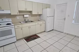 4776 E 10th Ave, Hialeah, FL 33013 - Photo 9