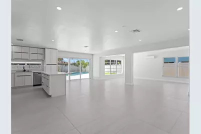 421 S 56th Ter, Hollywood, FL 33023 - Photo 5