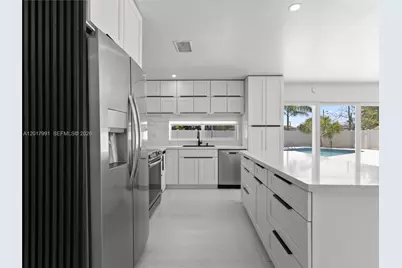 421 S 56th Ter, Hollywood, FL 33023 - Photo 5