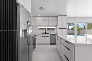 421 S 56th Terrace, Hollywood, FL 33023 - Photo 5
