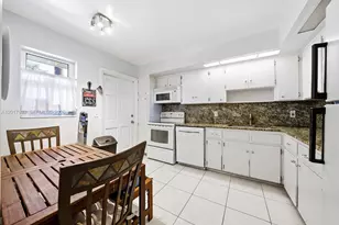 3121 NE 51st St, Fort Lauderdale, FL 33308 - Photo 13
