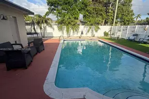 621 SW 71st Terrace, Pembroke Pines, FL 33023 - Photo 3
