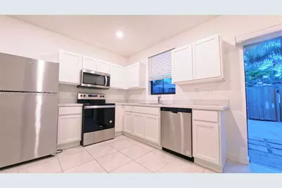 1232 NE 5th Ct, Florida City, FL 33034 - Photo 3