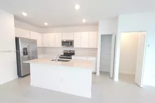 535 SE Rivergrass St, Port Saint Lucie, FL 34984 - Photo 9