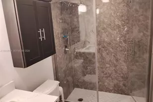 250 Jacaranda Dr, Plantation, FL 33324 - Photo 21