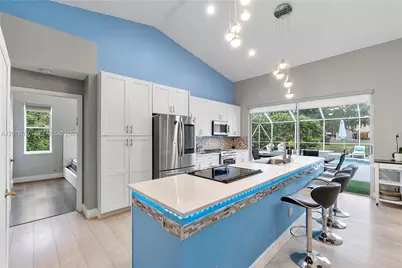 9251 NW 42nd Ct, Coral Springs, FL 33065 - Photo 7