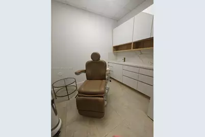 175 SW 7th St #2006, Miami, FL 33130 - Photo 3