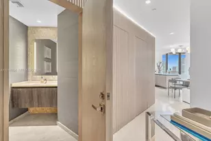 88 SW 7th St, Miami, FL 33130 - Photo 5