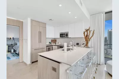 88 SW 7th St #2011, Miami, FL 33130 - Photo 15