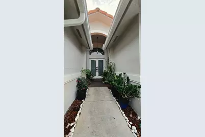 16850 Crestview Ln #0, Weston, FL 33326 - Photo 5