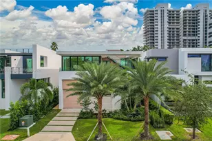 1092 N Venetian Dr, Miami, FL 33139 - Photo 1