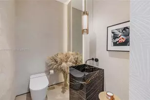 1092 N Venetian Dr, Miami, FL 33139 - Photo 11