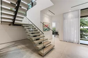 1092 N Venetian Dr, Miami, FL 33139 - Photo 3