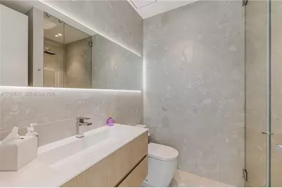 1092 N Venetian Dr, Miami, FL 33139 - Photo 17