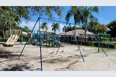 777 Tanglewood Cir, Weston, FL 33327 - Photo 29