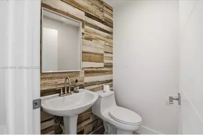 1135 Oysterwood St, Hollywood, FL 33019 - Photo 17