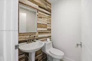 1135 Oysterwood St, Hollywood, FL 33019 - Photo 17