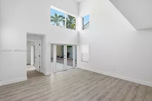 1135 Oysterwood St, Hollywood, FL 33019 - Photo 11