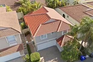 1135 Oysterwood St, Hollywood, FL 33019 - Photo 3
