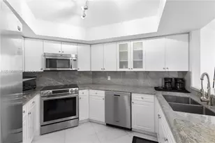 1800 Sunset Harbour Dr, Miami Beach, FL 33139 - Photo 13