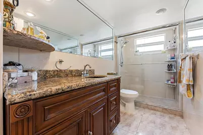 121 Golden Isles Dr #707, Hallandale Beach, FL 33009 - Photo 31