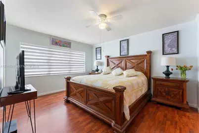 121 Golden Isles Dr #707, Hallandale Beach, FL 33009 - Photo 23