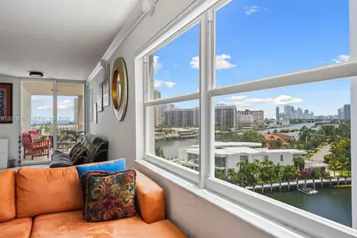 121 Golden Isles Dr #707, Hallandale Beach, FL 33009 - Photo 17