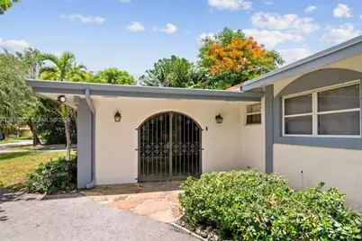 13325 SW 84th Ave, Pinecrest, FL 33156 - Photo 3