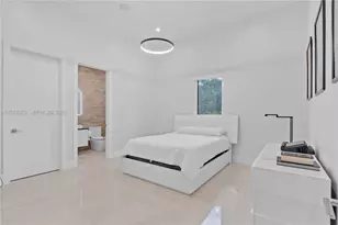 320 SW 125th Ave, Miami, FL 33184 - Photo 23