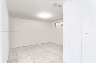 1717 NE Bayshore Dr, Miami, FL 33132 - Photo 23