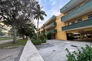 1975 NE 135th St, North Miami, FL 33181 - Photo 17
