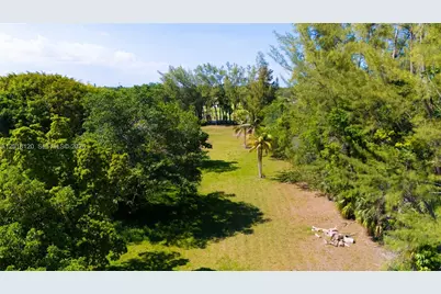 9840 SW 104th St, Miami, FL 33176 - Photo 25
