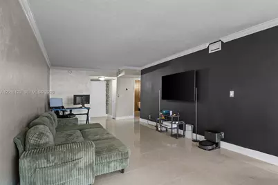 1000 Parkview Dr #1025, Hallandale Beach, FL 33009 - Photo 3
