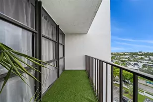 1000 Parkview Dr, Hallandale Beach, FL 33009 - Photo 9