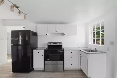 1035 NW 5th St #4, Miami, FL 33128 - Photo 3