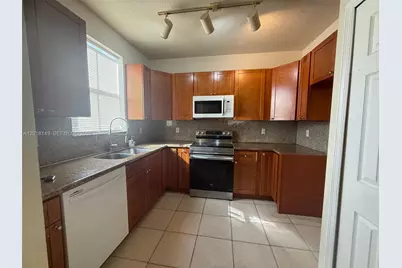10870 SW 243rd Ln, Homestead, FL 33032 - Photo 7