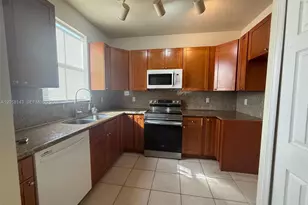 10870 SW 243rd Ln, Homestead, FL 33032 - Photo 7