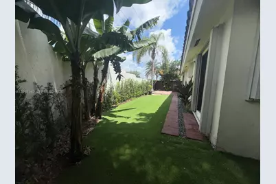 1004 San Remo Cir, Homestead, FL 33035 - Photo 23
