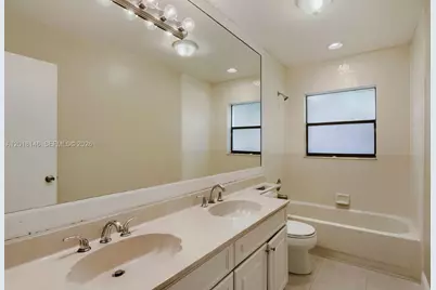 8515 NW 83rd St, Tamarac, FL 33321 - Photo 19