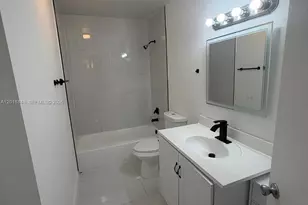 7160 NW 179th St, Hialeah, FL 33015 - Photo 25