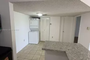 7160 NW 179th St, Hialeah, FL 33015 - Photo 9