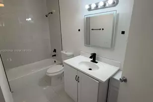 7160 NW 179th St, Hialeah, FL 33015 - Photo 15