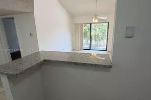 7160 NW 179th St, Hialeah, FL 33015 - Photo 11