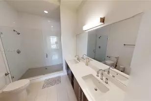 7825 NW 107th Ave, Doral, FL 33178 - Photo 13