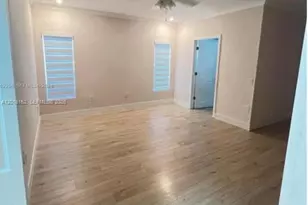 897 E 20th St, Hialeah, FL 33013 - Photo 9