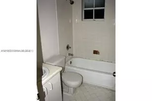 365 SW 86th Ave, Pembroke Pines, FL 33025 - Photo 7