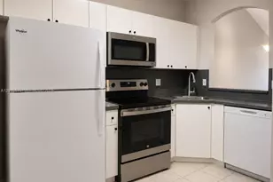 2151 NW 77th Way, Pembroke Pines, FL 33024 - Photo 13
