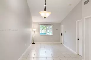 2151 NW 77th Way, Pembroke Pines, FL 33024 - Photo 3