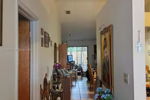 10908 SW 72nd St, Miami, FL 33173 - Photo 7