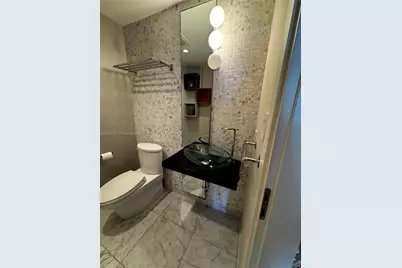 200 Biscayne Boulevard Way #3110, Miami, FL 33131 - Photo 9